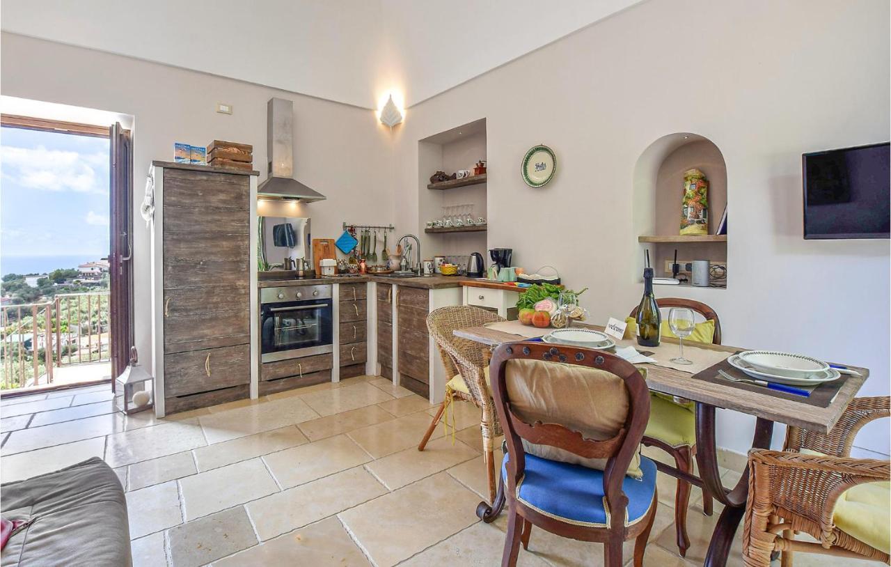 Cozy Apartment In Massa Lubrense Eksteriør bilde